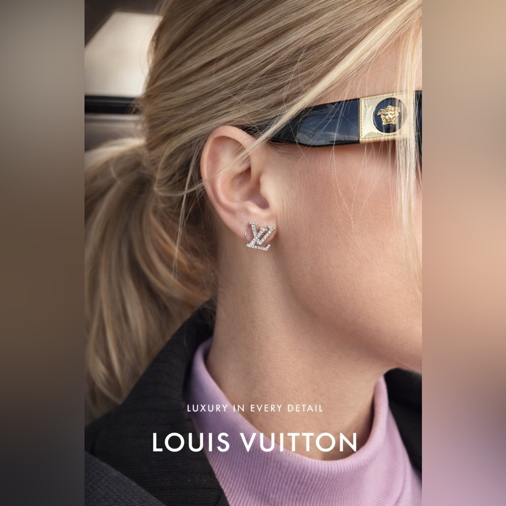 Louis Vuitton 
LV Iconic Earrings